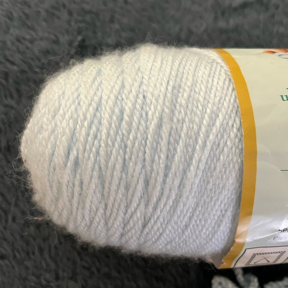 🎁Free with purchase!🎁Red Heart TLC Baby Blue Yarn - Picture 4 of 4